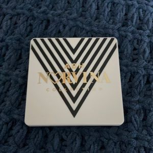 ABH norvina eyeshadow pallet